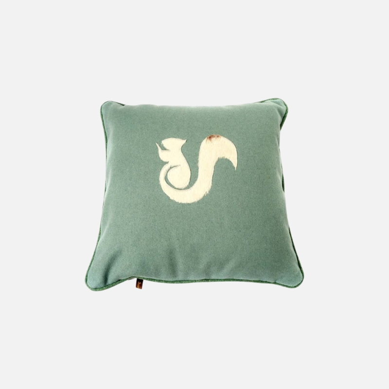 Cuscino azzurro con scoiattolo