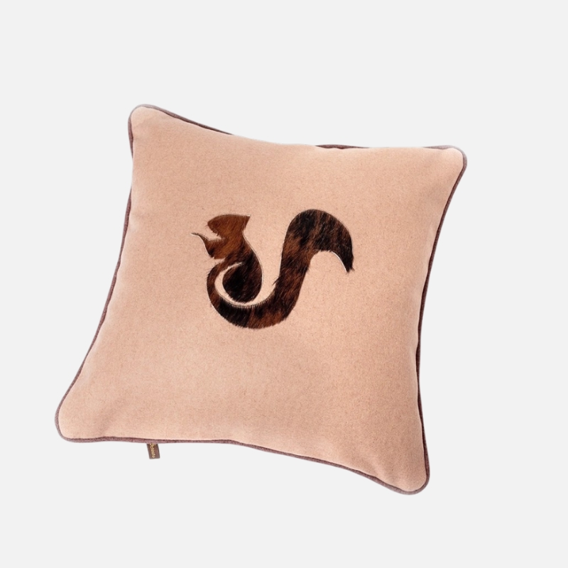 Cuscino rosa con scoiattolo