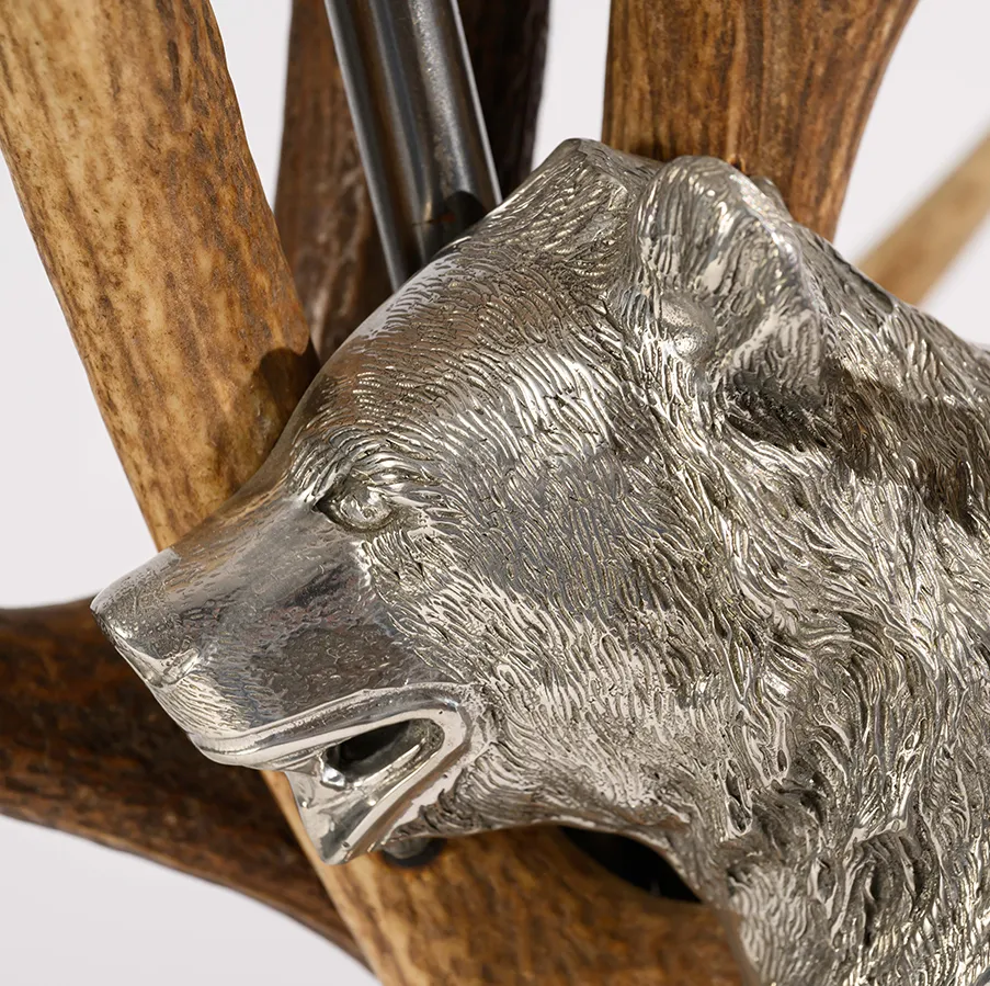 Chalet lamp with deer horns