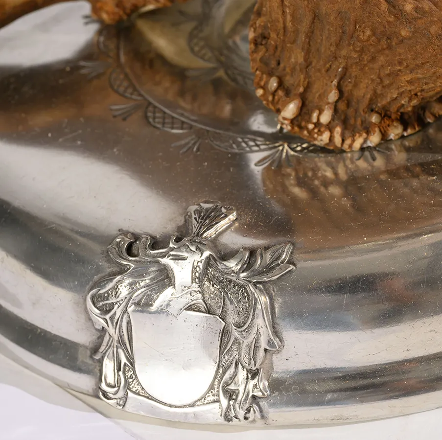 Chalet lamp with deer horns
