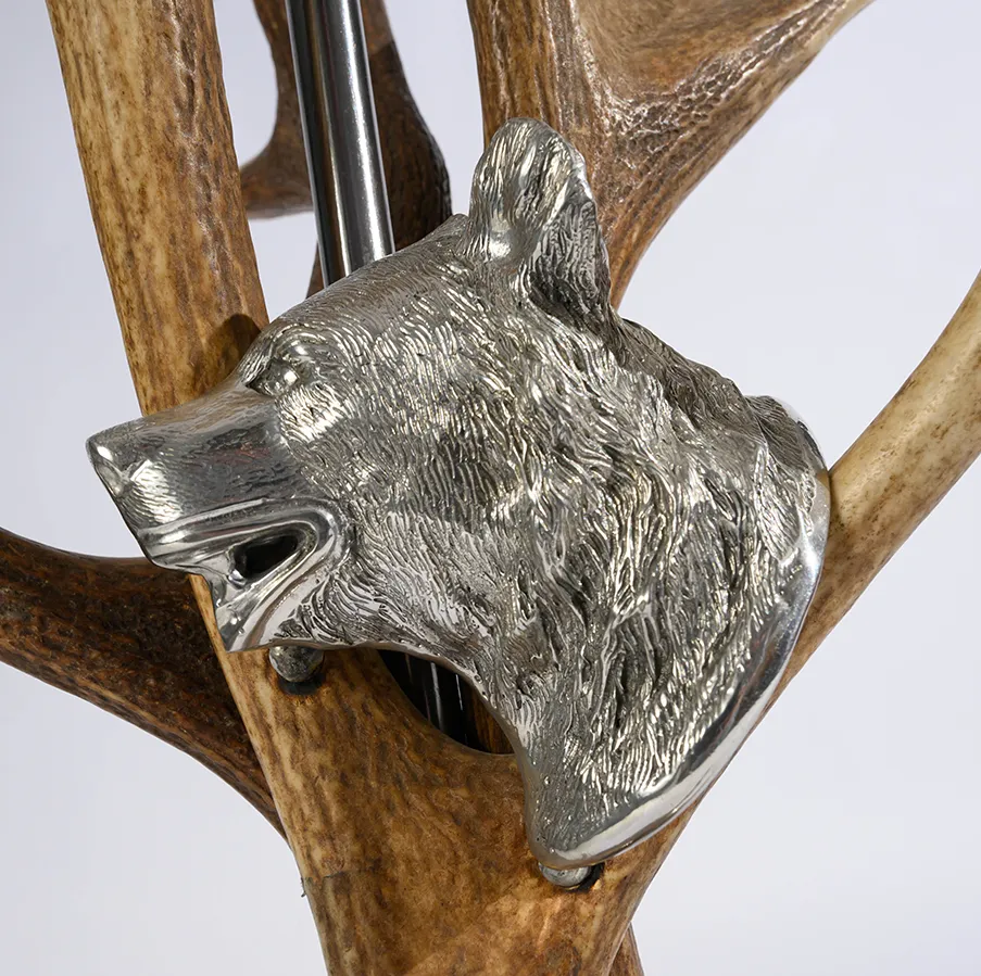 Chalet lamp with deer horns